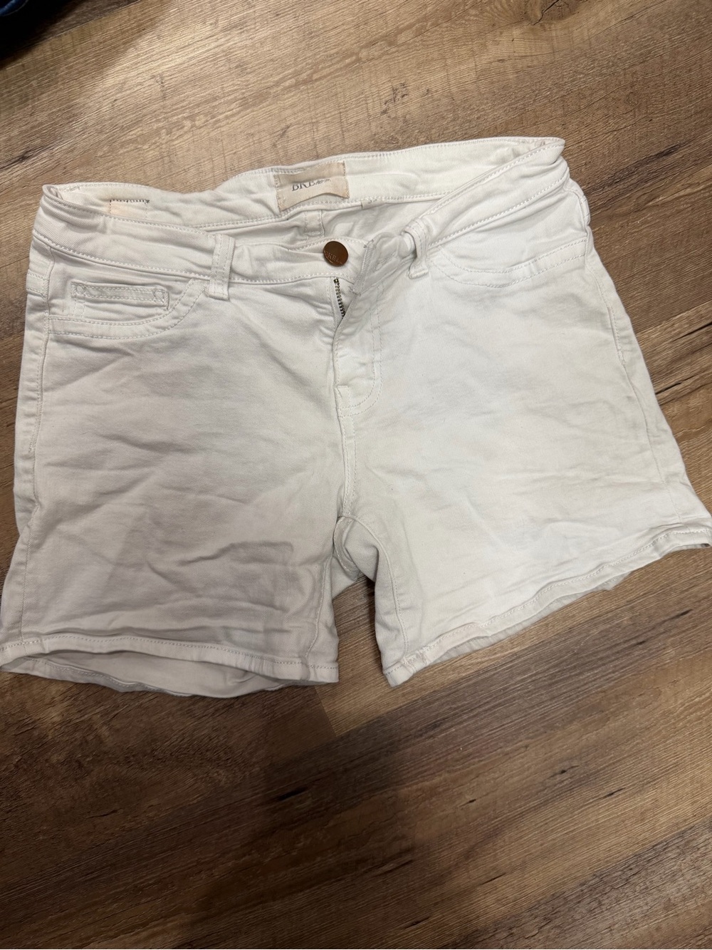 BKE White Denim Shorts - Classic Five-Pocket Style